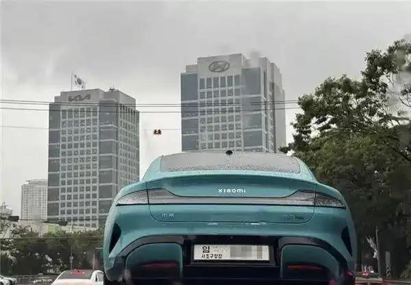 为什么有人说法拉利买小米做研究，属于上当受骗了？
这事其实很有意思！
法拉利把小