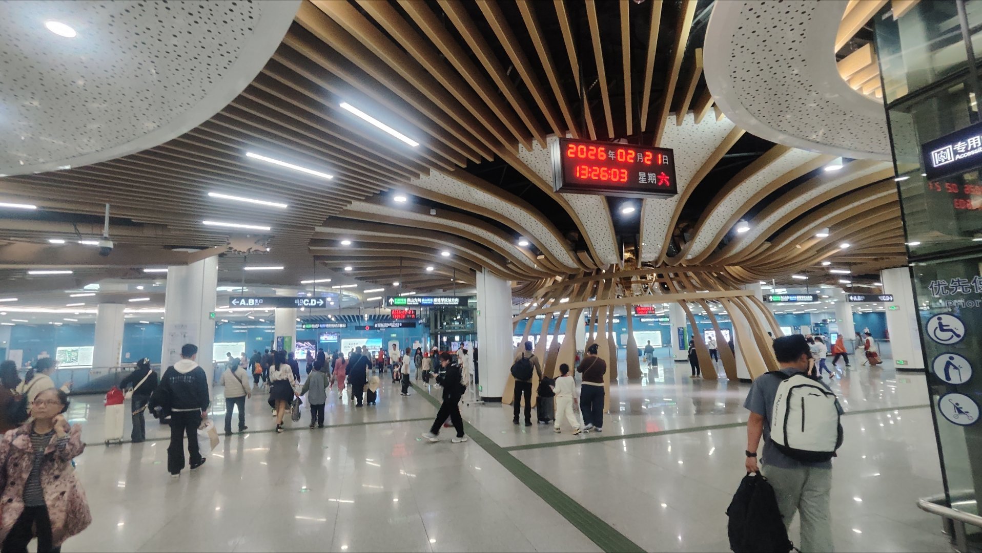 庆哥评论 《论汉奸卖国之徒与真正民主自由人士的本质区别》  欢迎大家阅读：网页链