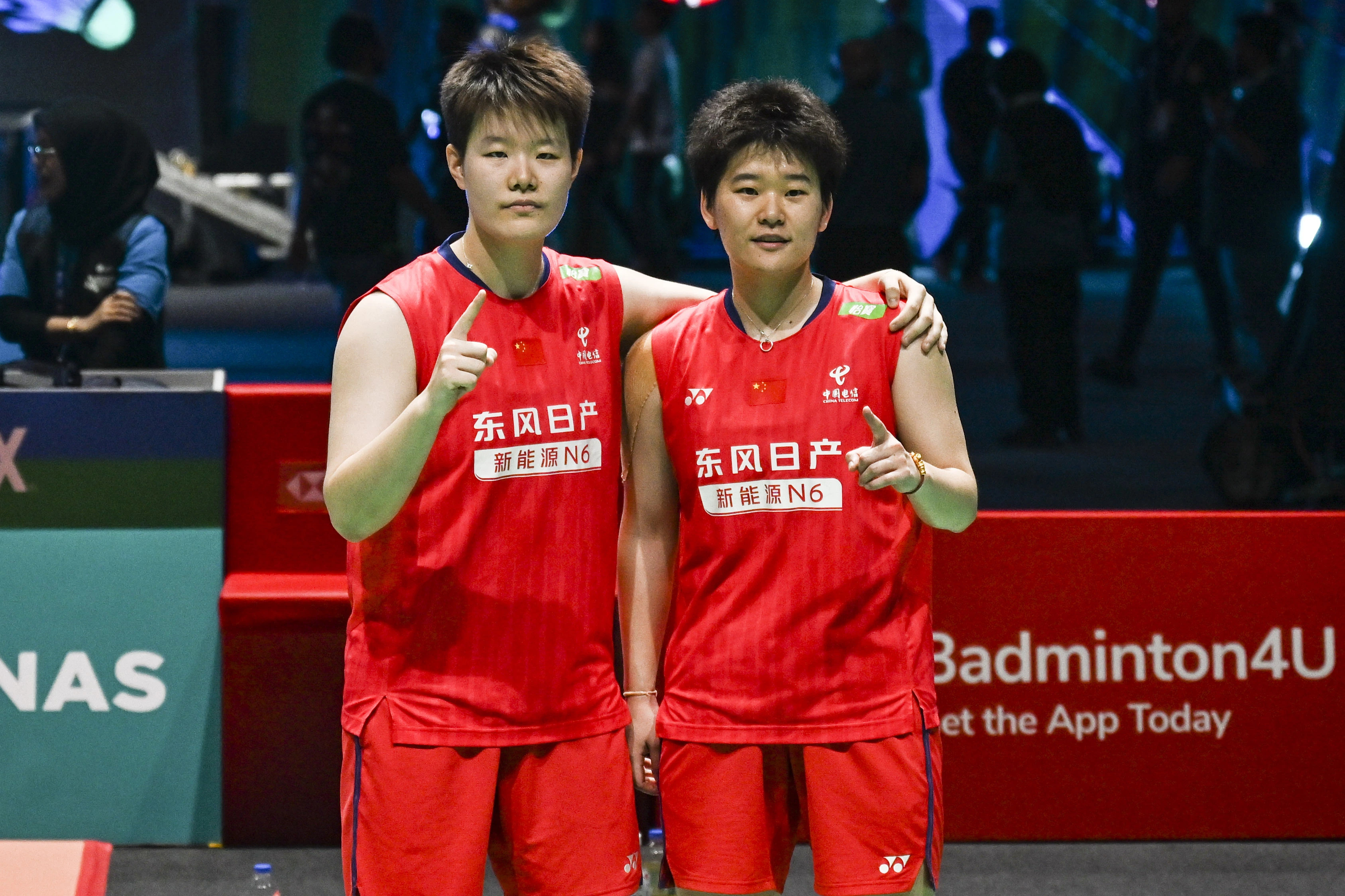 刘圣书/谭宁🇨🇳 21-13、21-16 🇺🇸弗朗西斯卡/珍妮·盖下轮对