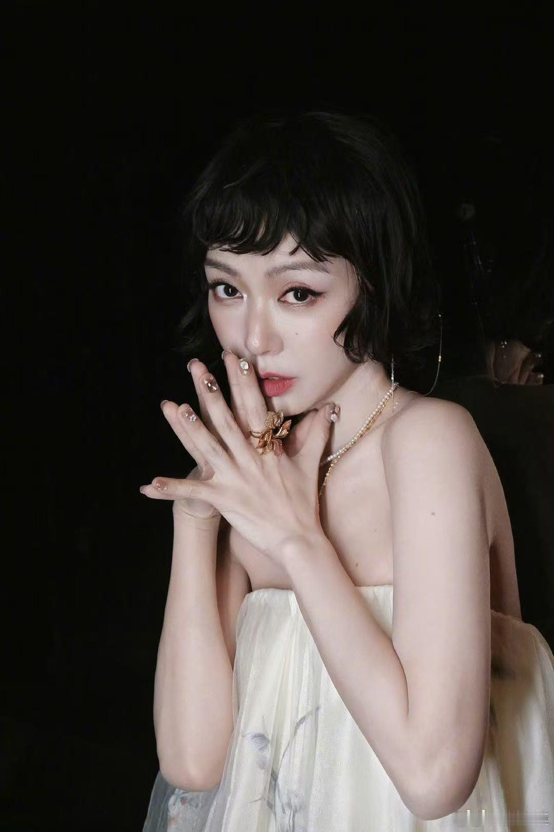 薛凯琪新歌自由的夜 薛凯琪生日新歌自由的夜 属于夜晚的浪漫BGM来了，薛凯琪《自