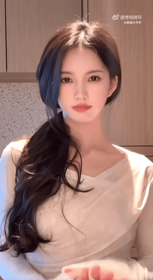 发一下我的前妻，好像除了mmq以外其他都挺漂亮的！[可怜] ​​​