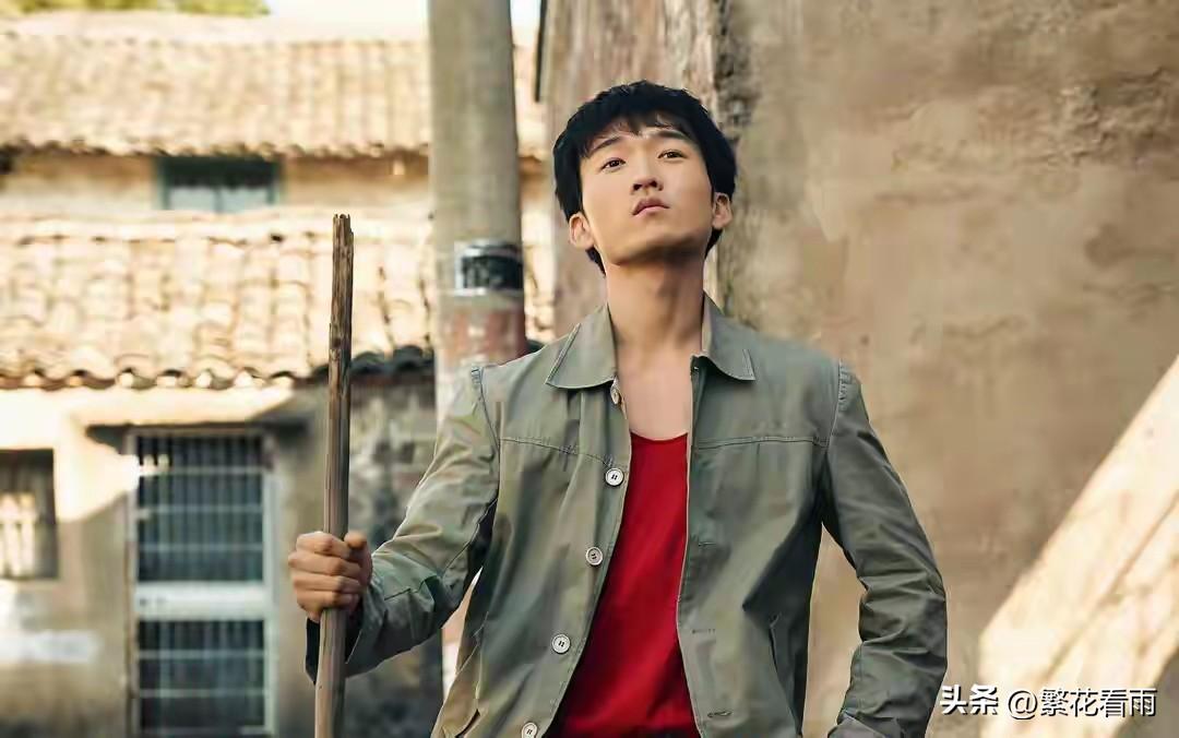 我发现相貌平平的石云鹏资源是真好啊，连着两部热播剧，《纯真年代的爱情》、《我的山