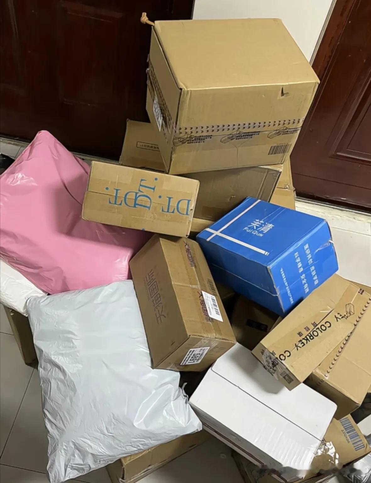 快递纸箱该如何处理才安全最近我从网上得知，快递纸箱有“毒”而且长期积攒在室内隐患