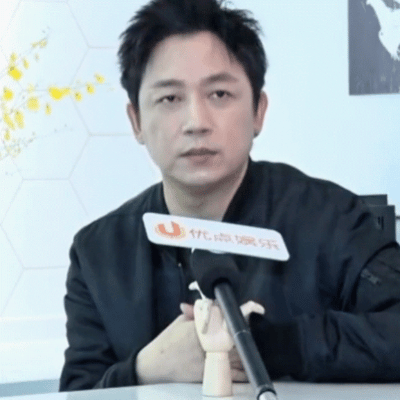 潘粤明的 gif 表情包来啦！各位小伙伴们快来围观呀，潘老师的精彩瞬间不容错过，
