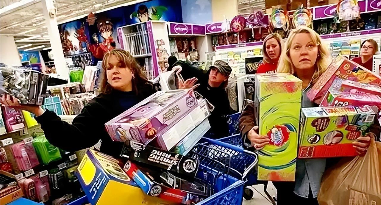 谁能想到全球最有钱的美国，居然有4000多万人连口安稳饭都吃不上，一边是富人住着