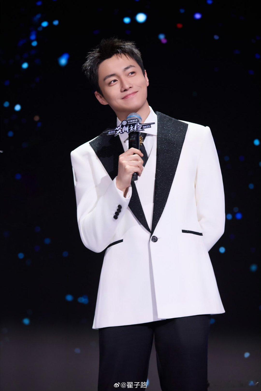 翟子路主持完全诙谐幽默呀，可以可以 