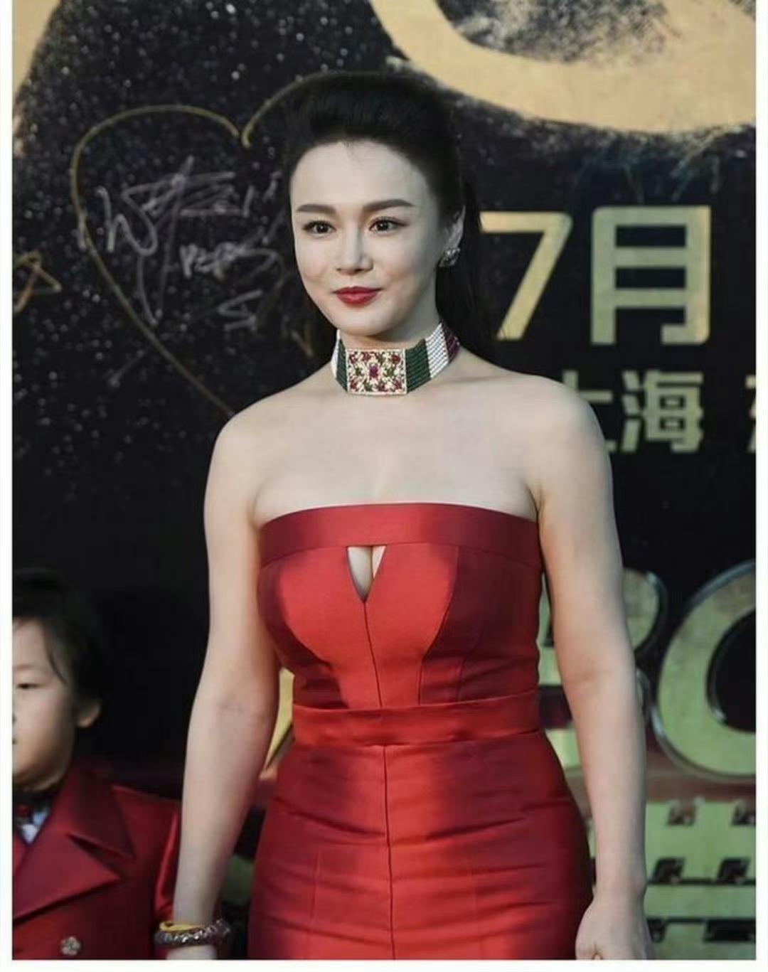 亏光老公两亿的冉莹颖是不是NPD？
看了她的节目片段，她的确和NPD的特征高度吻