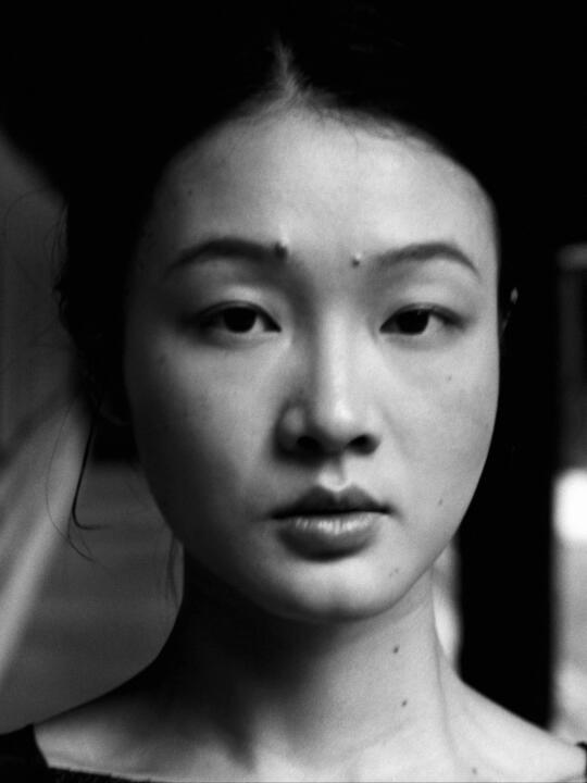 给女朋友拍的黑白卷。