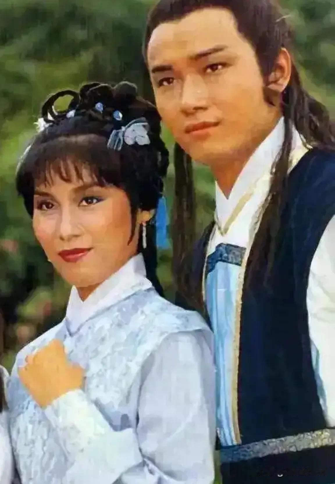 小时候不明白，长大了才知道，感情的事真是说不清楚的……

偶然，刷到头条推送黄日