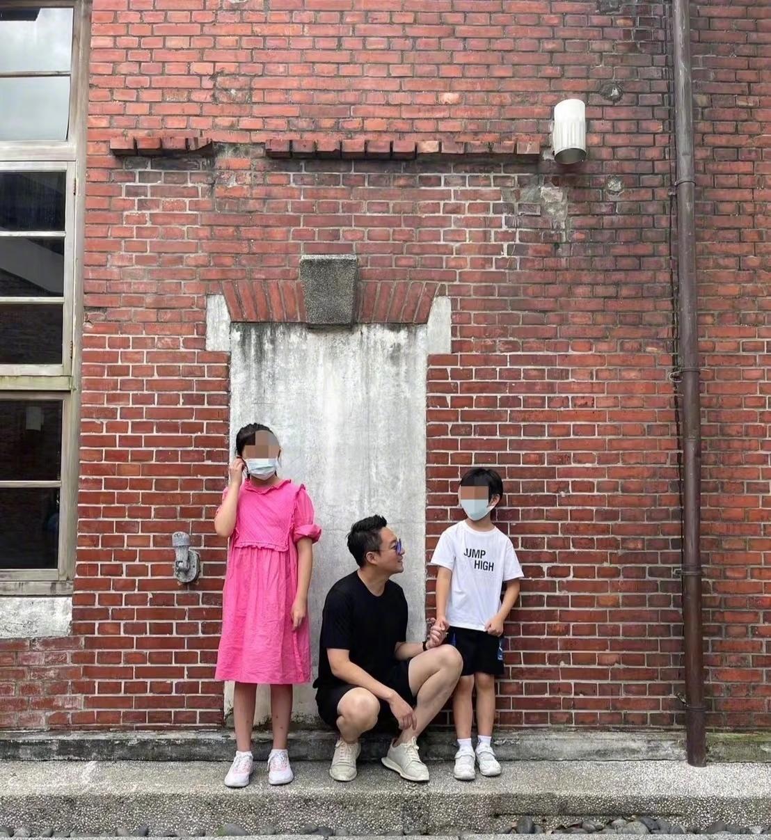 也不算偏汪。因为汪的底色还是爱小孩子，再婚后的妻子也在行动上是关心照顾小孩的。这