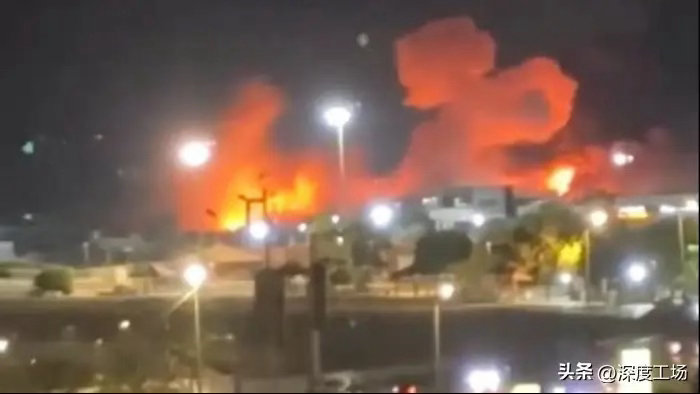 美军7个小时炸弹雨暴打伊朗，伊朗石油城爆发两次大爆炸！美军战机沿着伊朗海岸线，一