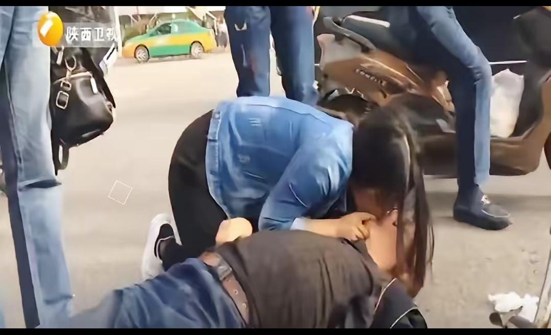 西安23岁实习护士夜班后救人12分钟！没救回却被全城找。

 
刚下夜班的西安实