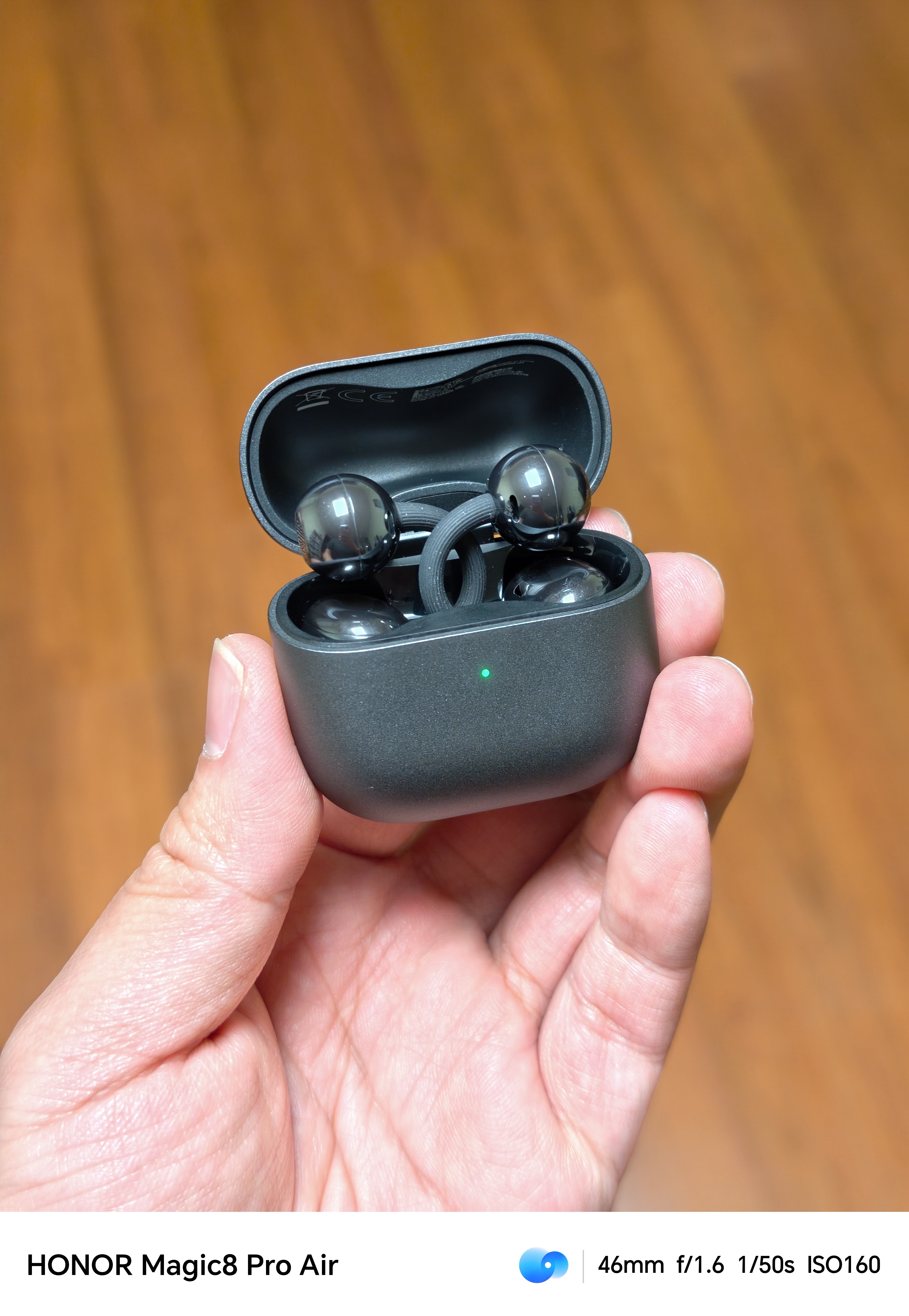 有没有人像我一样，FreeClip2 这个耳机第一次拿出来之后，老半天都放不回盒