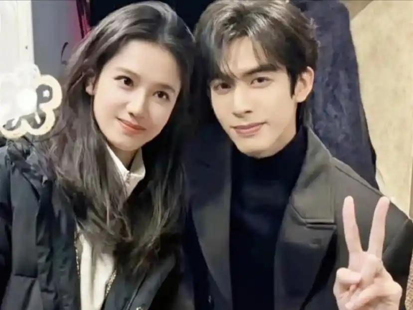 宋威龙彩排跨年晚会，本以为搭档赵今麦，没想到是张婧仪

看来，宋威龙真是有福了。