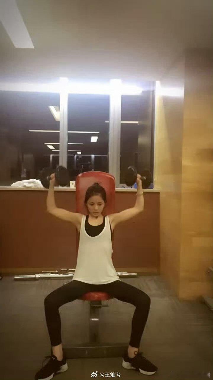 王灿最瘦的时候75斤杜淳妻子最瘦的时候75斤王灿最瘦的时候75斤，咱就是说不用追