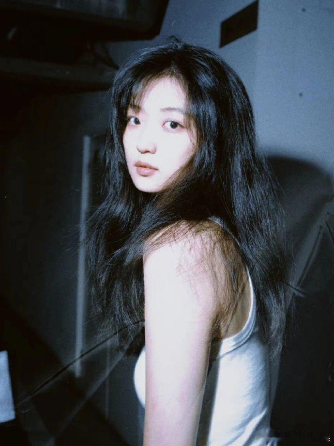 孙千也很青春疼痛女主，和章若楠一个赛道吗 ​​​