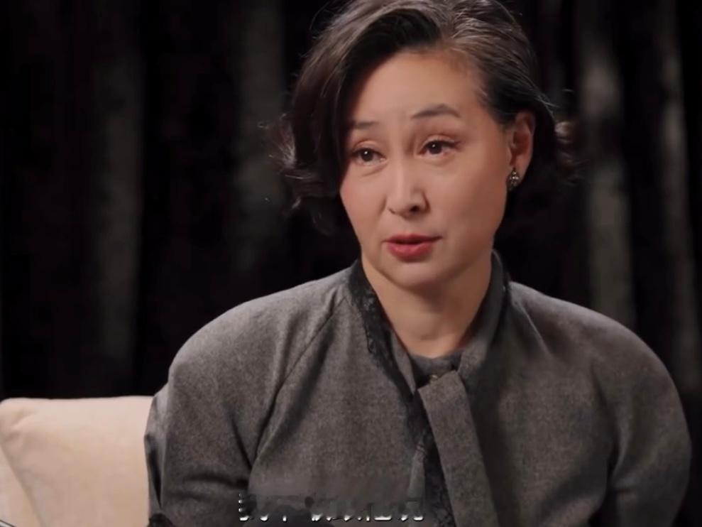 何超琼给亲爹工作也要谈薪资如果是我会告诉全世界…… ​​​