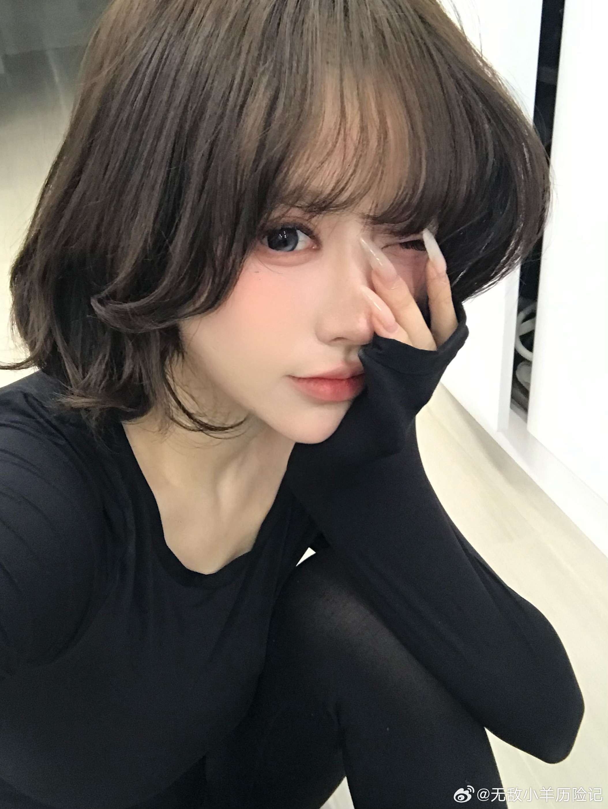 妈呀，这美肤衣我一定得发了，穿上过一会身上就暖乎乎的，关键还超级薄主要是！！年前