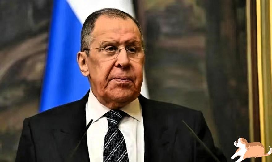 俄罗斯决定向伊朗出售无人机和防空系统，并且还要出售苏35战斗机，美国方面强烈反对