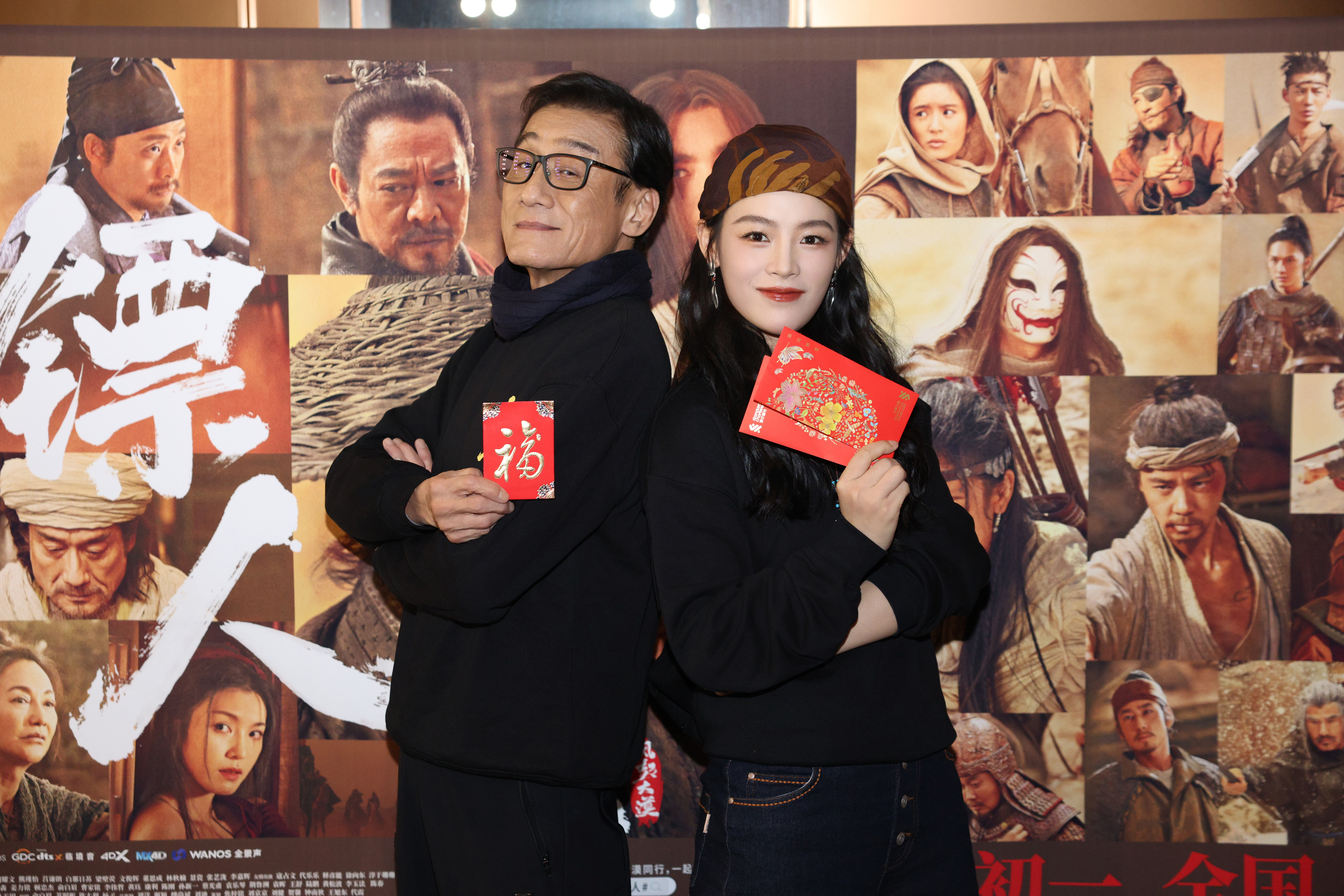 完全一个模子出来的父女 