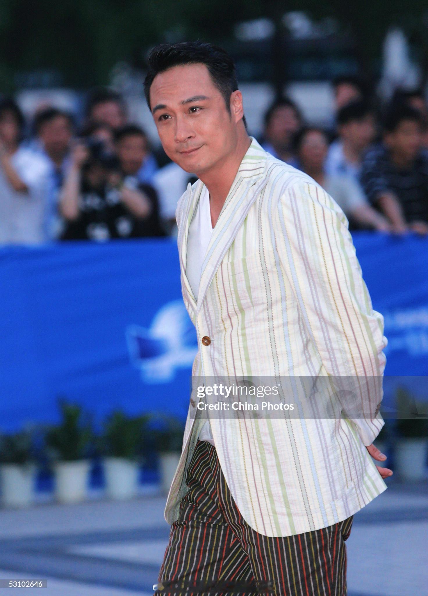 吴镇宇  这是啥时候的我忘了 