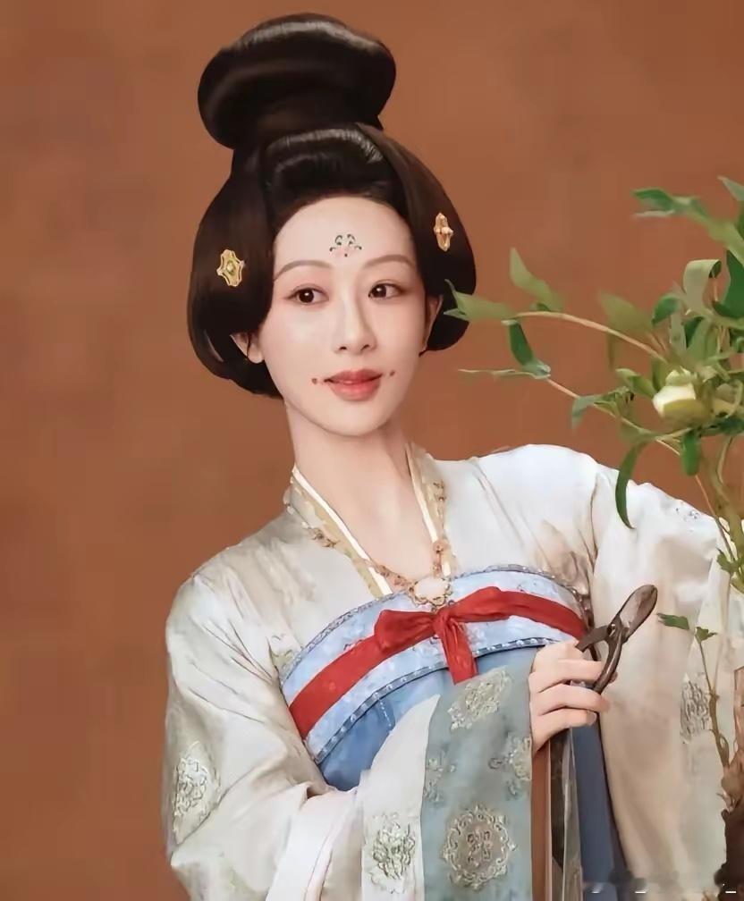 《锦绣芳华》播到14集，我发现了3点奇怪的现象，不知你们发现没？​1，别的剧都是