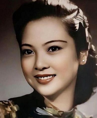 1956年，毛人凤突然暴毙在台北家中，几天后，他的妻子向影心，没等丧期结束，提着