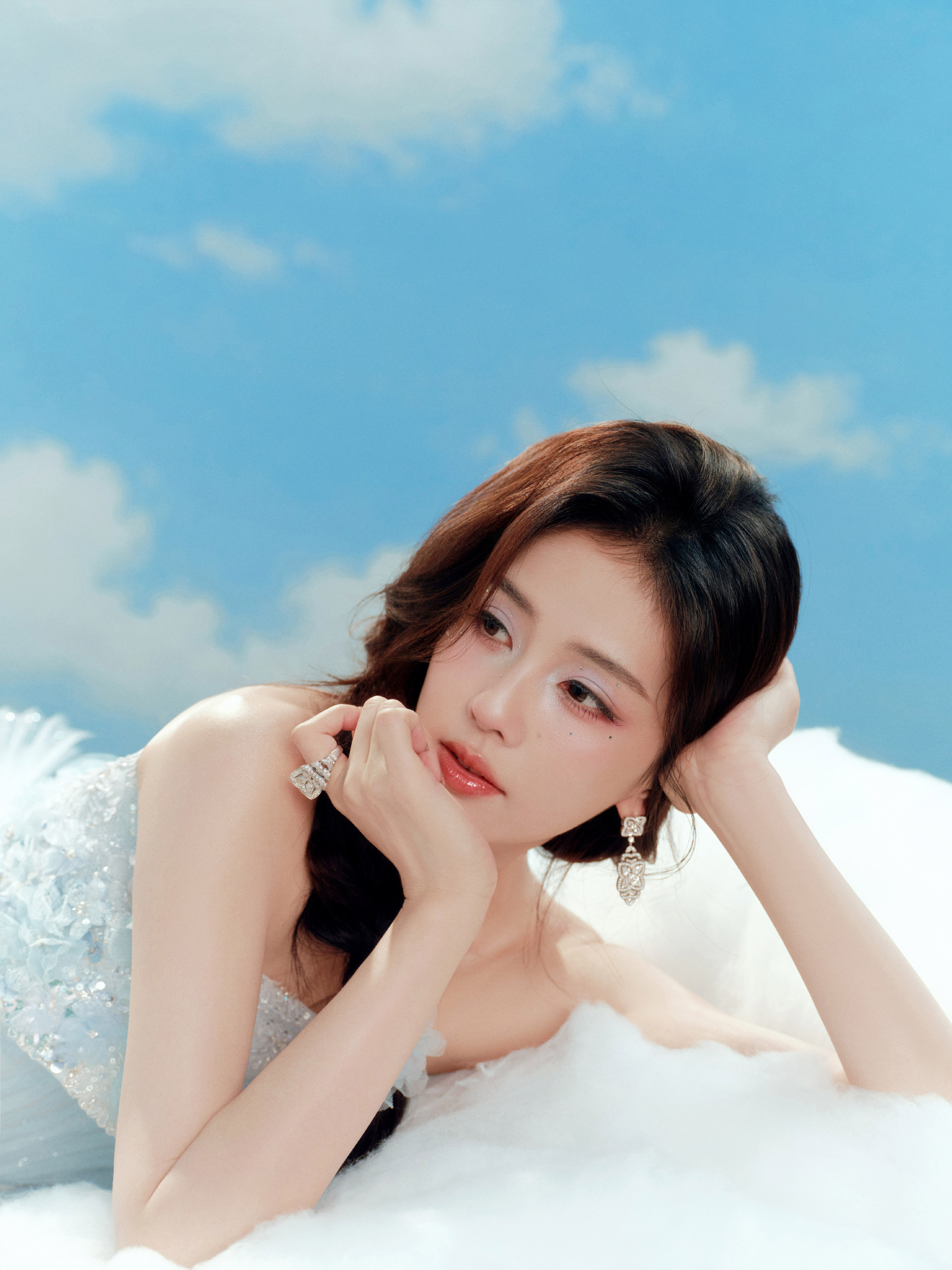 白鹿温柔洋娃娃愿所有温柔与美好都向你奔赴而来✨ 尽情在属于自己的舞台上发光吧！
