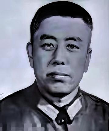 1979年，副师长赵连玉从越南战场返回祖国的途中，不幸被狙杀，搜查后，竟发现这个