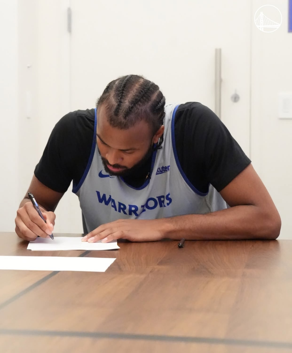 发现一个心态和穆迪很像的球员大学不过场均5分5篮板，一直替补，但没有怨言，自己知