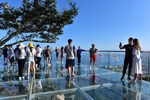 今年五一，发现旅游出行发生了两大变化，让人不容忽视！
第一个变化，国际游不香了，