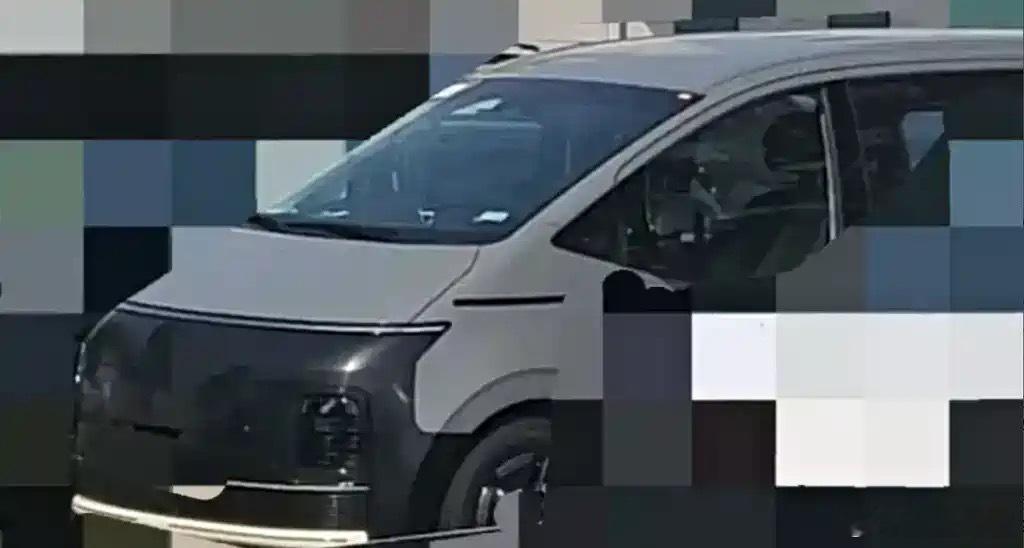 现代STARIA纯电版已进入路试阶段，作为中大型纯电MPV，外观延续家族轮廓，以