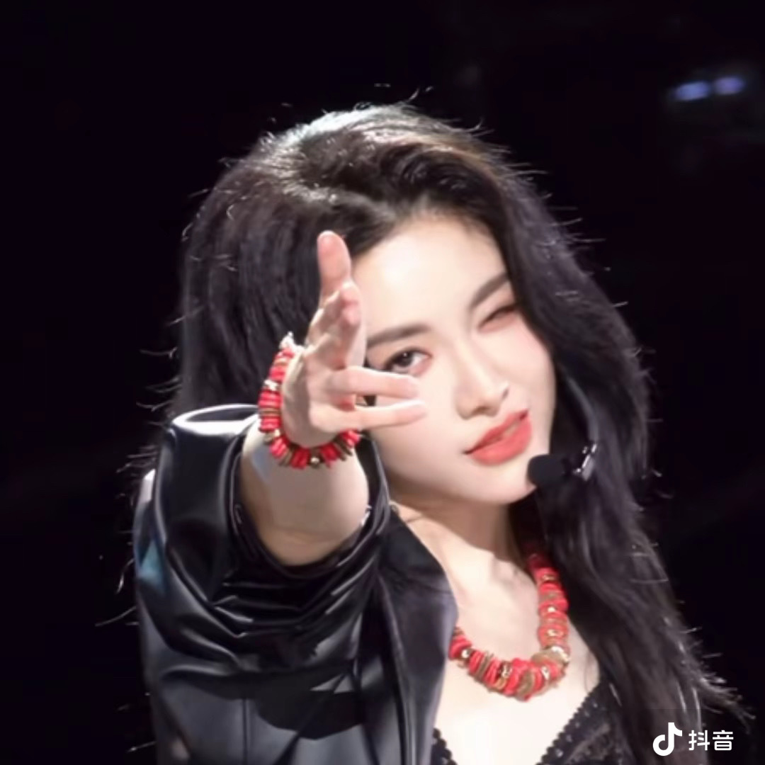 喻言这表情管理好绝[哪吒嘟嘴] ​​​