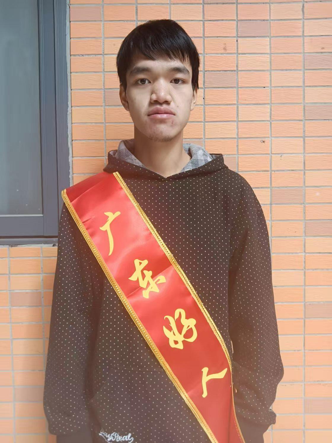 蒋灿，男，1993年12月生，毕业于北京联合大学音乐学专业，中国共产党党员，现任