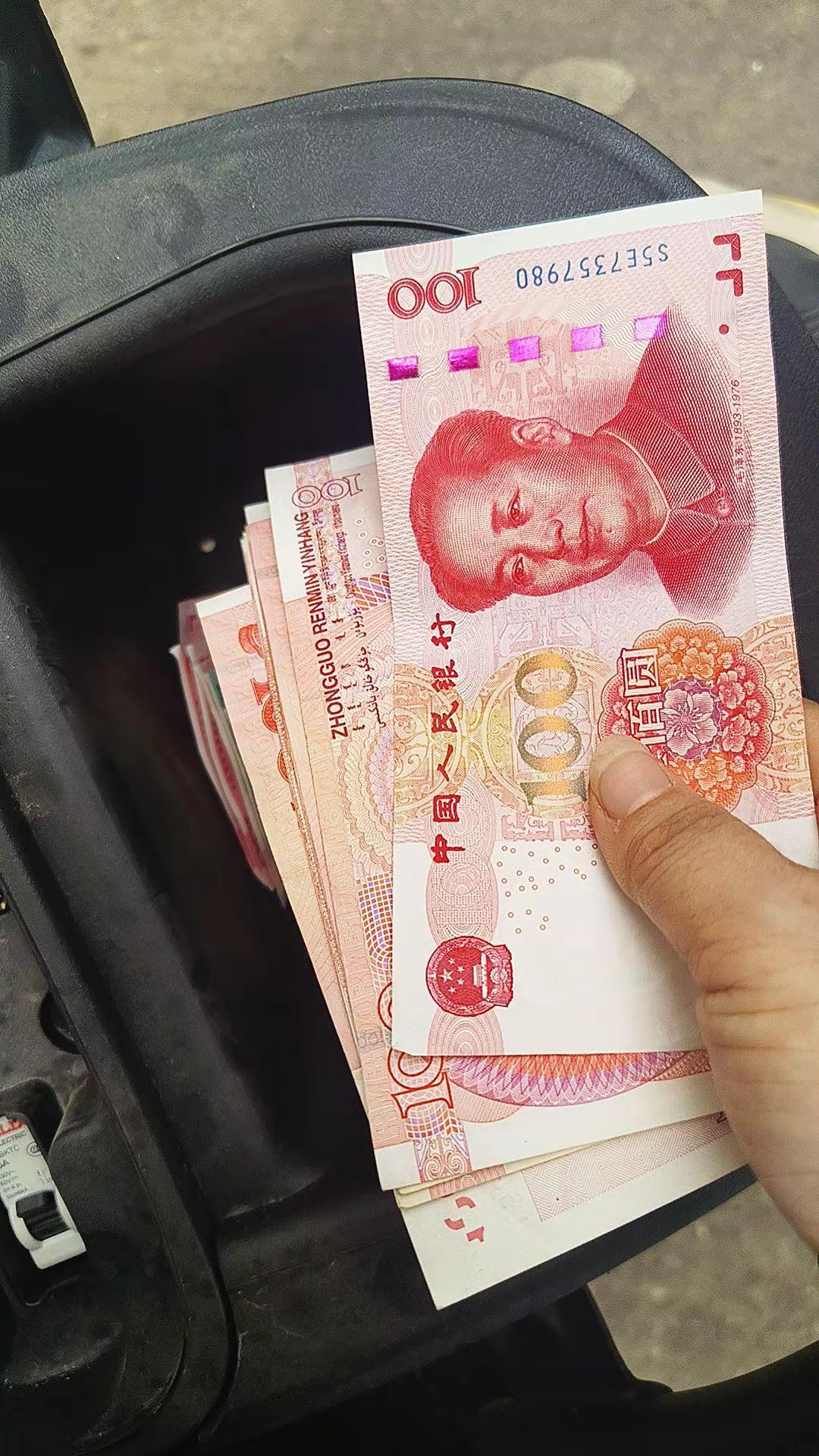 简单又肤浅，我只好色😍