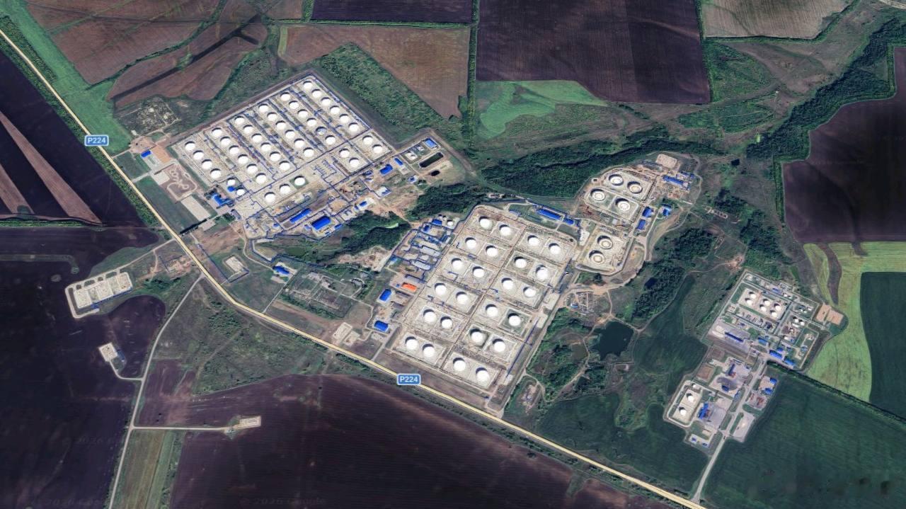 乌克兰国家安全局（SBU）特种作战部队对俄罗斯萨马拉州普罗斯韦特镇的“萨马拉”石