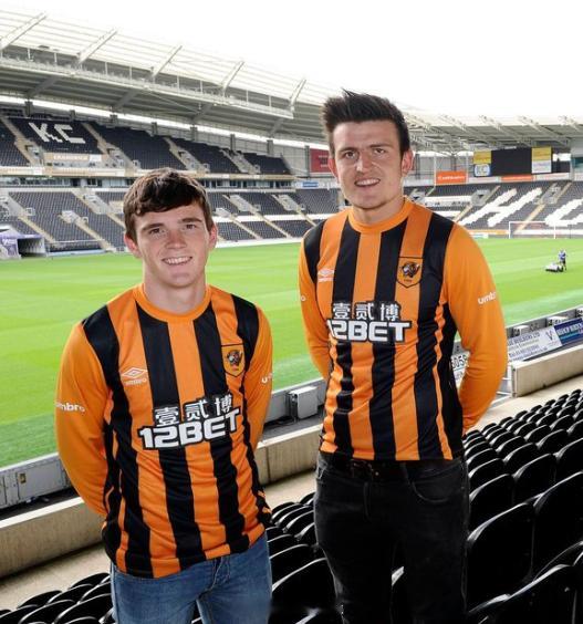 这俩小伙看起来不错，以后肯定能去豪门。 