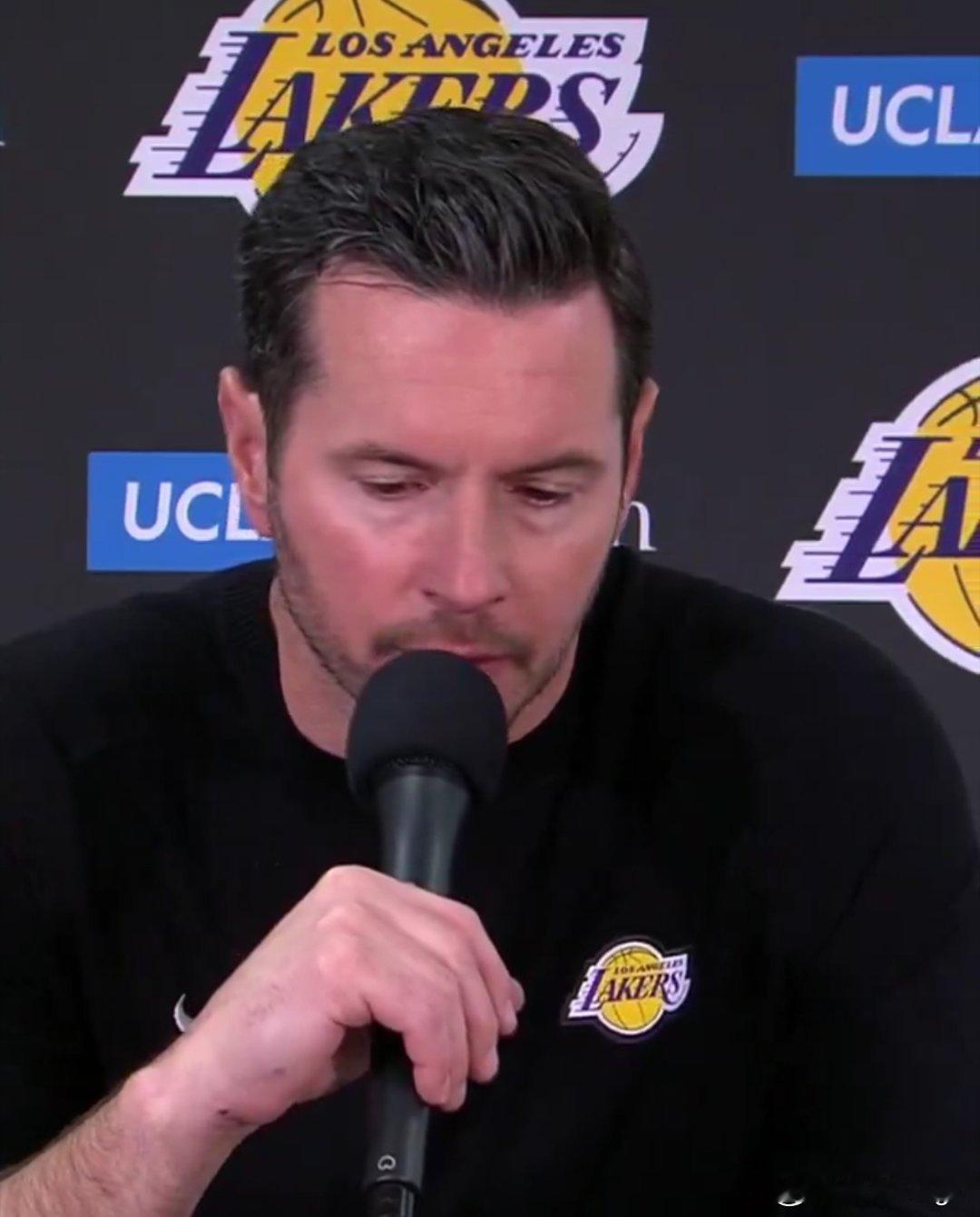 雷迪克谈到如何在这种失利中找到积极的一面：“我刚刚与我的教练团队讨论过这个问题。