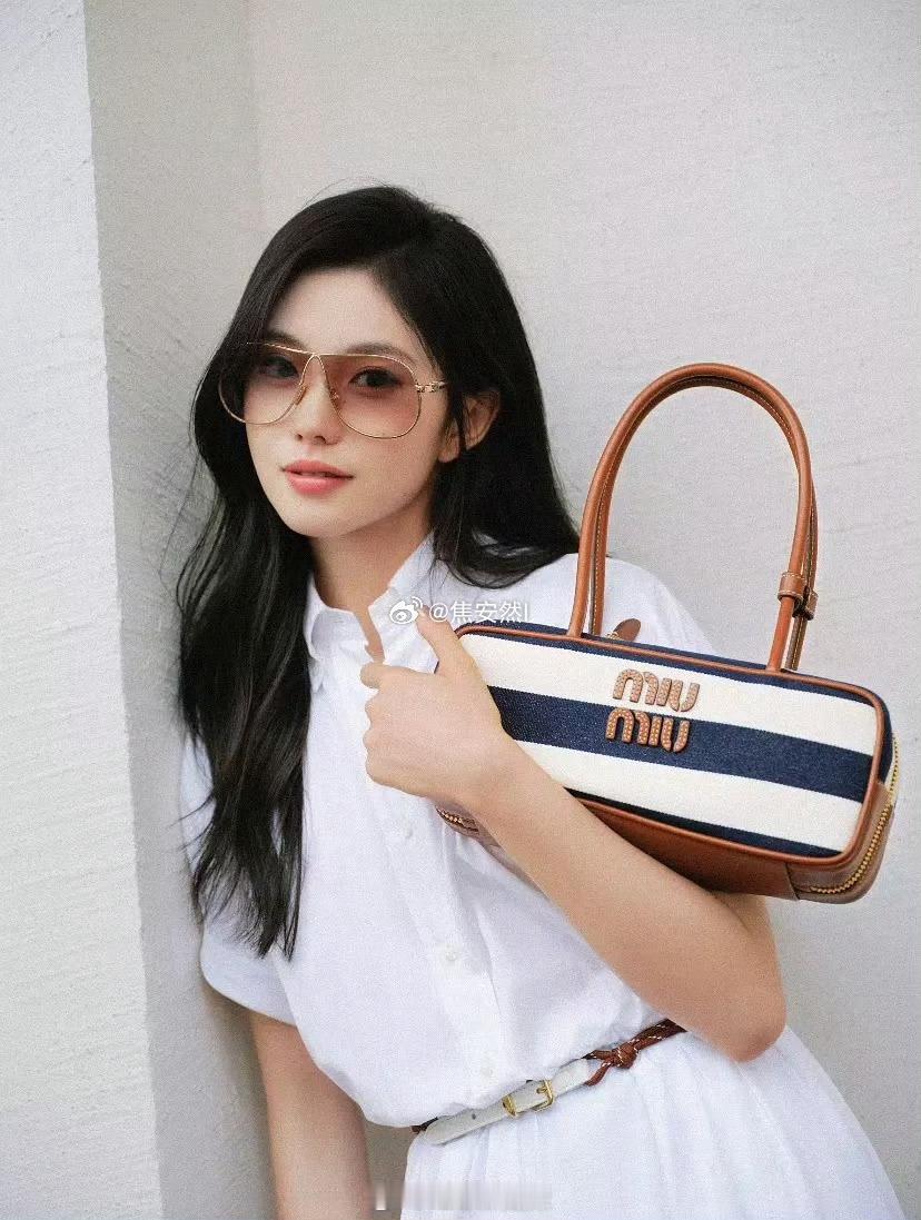 就是怪miumiu没错吧[允悲]连一向被说适合miu的刘浩存都栽了几次了 ​​​