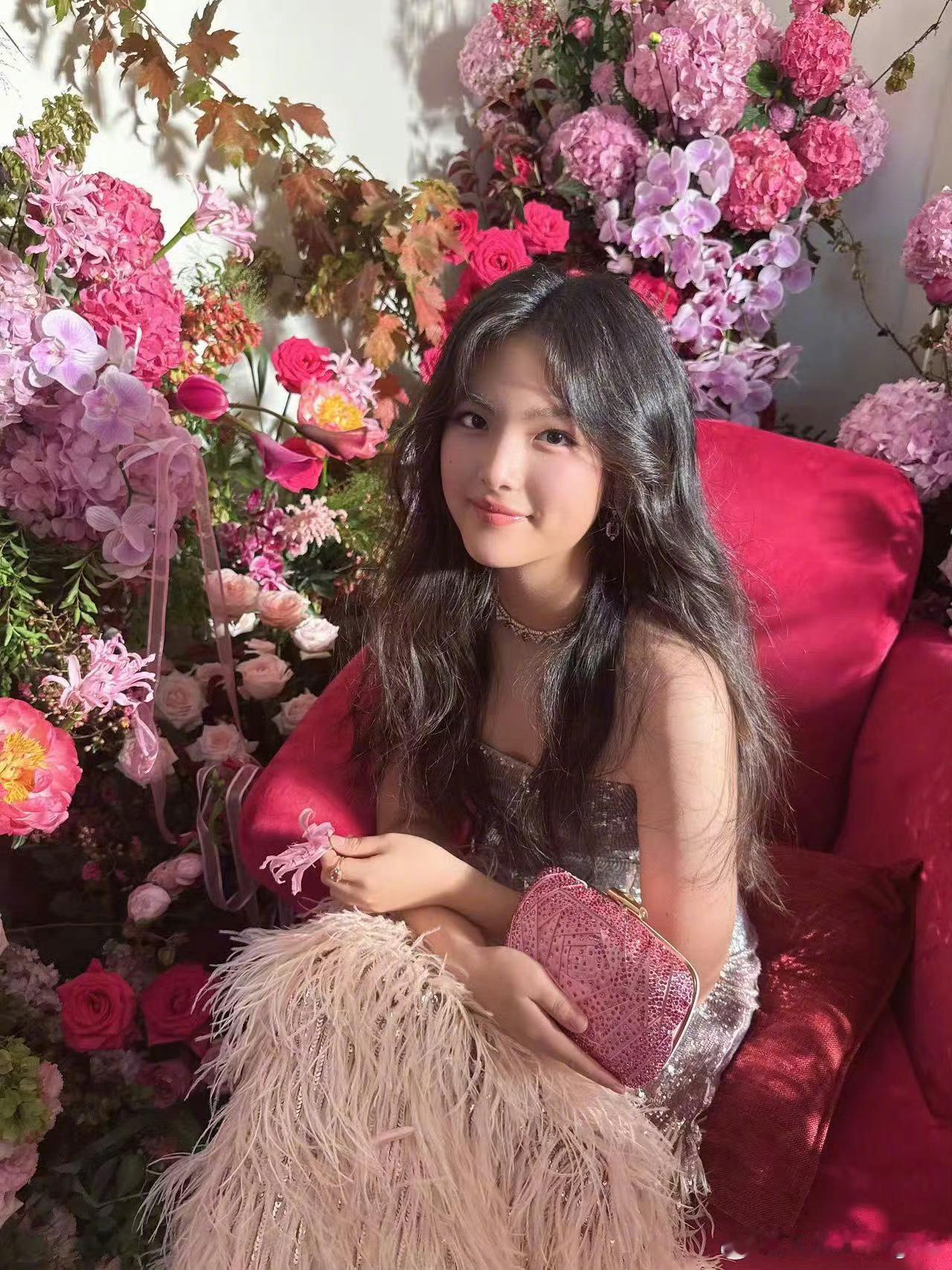 李湘王岳伦为王诗龄庆生王诗龄生来就是享福的，这辈子吃过的苦大概就是小时候录爸爸去