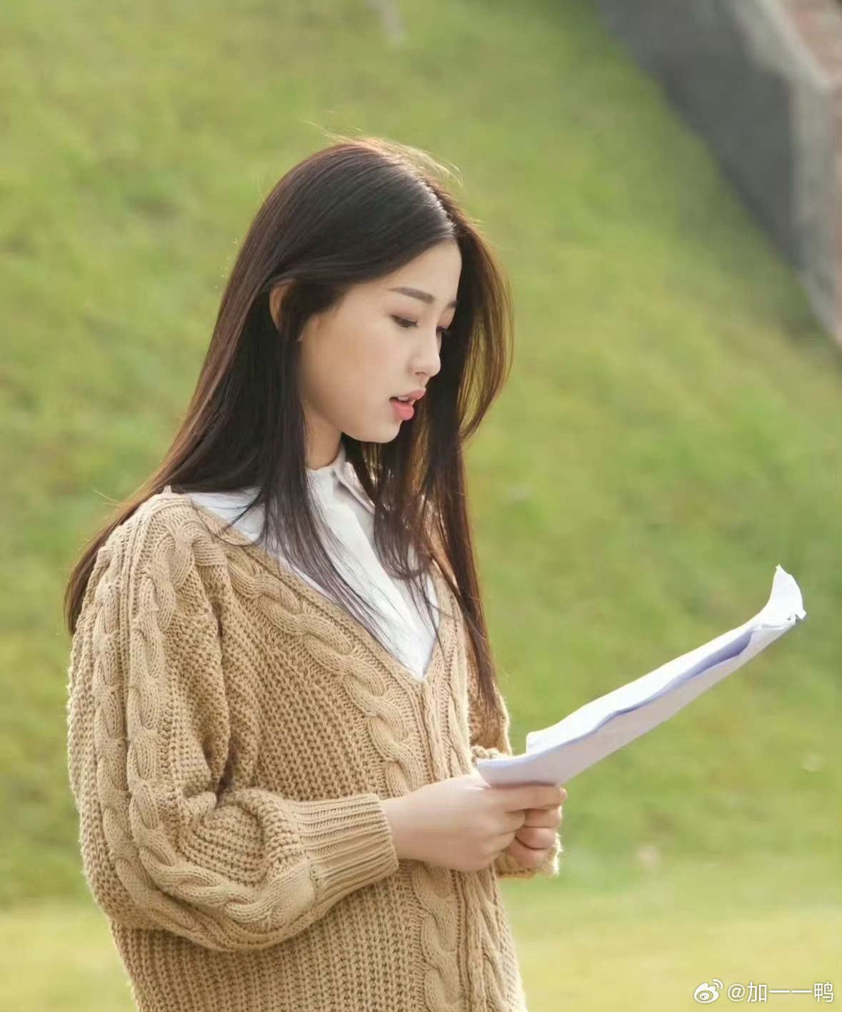 是未曾谋面的女主角 虞书欣·李逸凡 