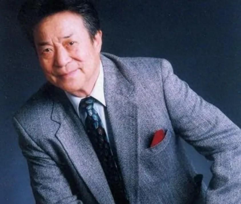 1979年，李光曦举杯唱《祝酒歌》时，意外发现李先念突然起身，他的心中顿时紧张起