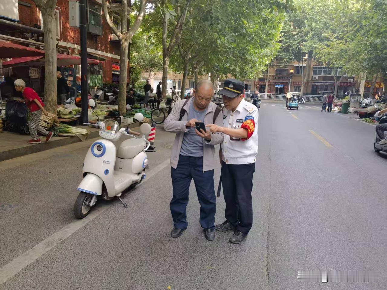 指点迷津:咋回事儿？导航说是前进路，到了路牌显示针厂街？别急，让巡防员告诉你！