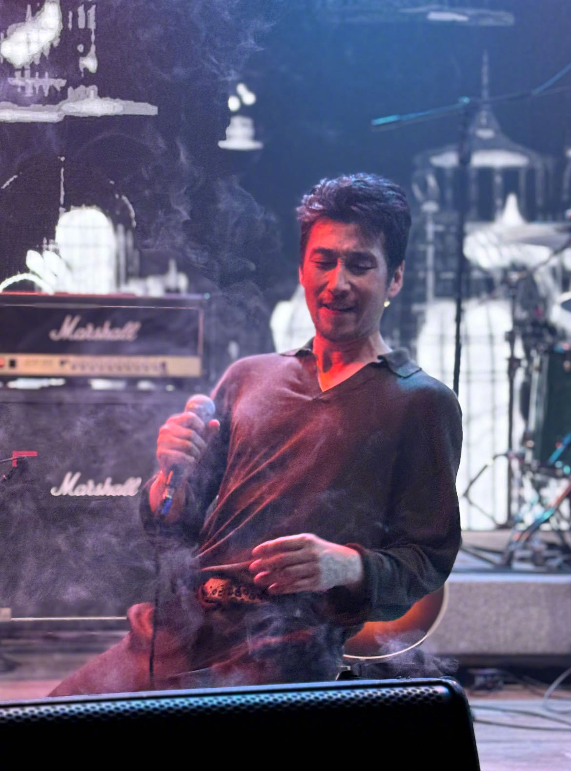 退圈10年的顶流歌手满江杀回来了我就这么说吧，满江这首《阳光下》绝对会爆！听得人