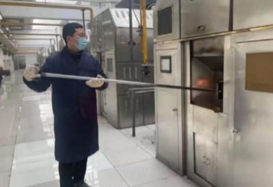 一位在火葬场奉献大半辈子的老者透露，多达90%之人并不知晓，遗体火化后，和大部分