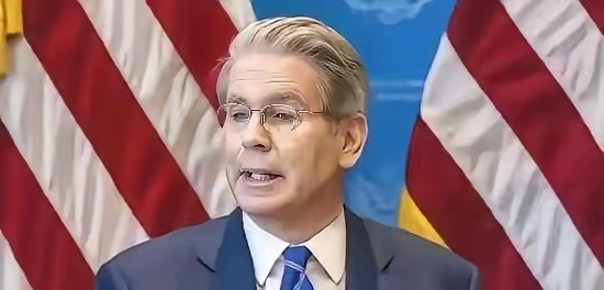 美国财长贝森特公开声称：世界没法承受，一个贸易顺差达到，一万亿美元的中国！ 