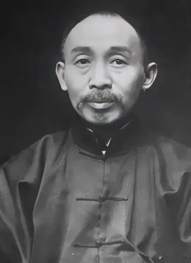 中国最早提出司法独立的概念是在民国初年，时任大理院院长和司法总长的许世英饬令：

