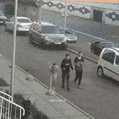 吃饱了撑的蛋疼。
自作自受，咎由自取！