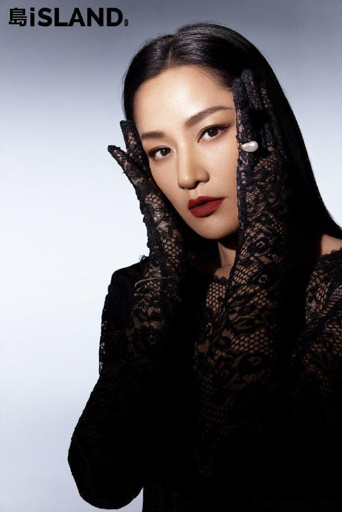 胡兵 跟瞿颖一起我才优秀他们俩站在一起就是赏心悦目，气质、气场、状态都太搭了。胡