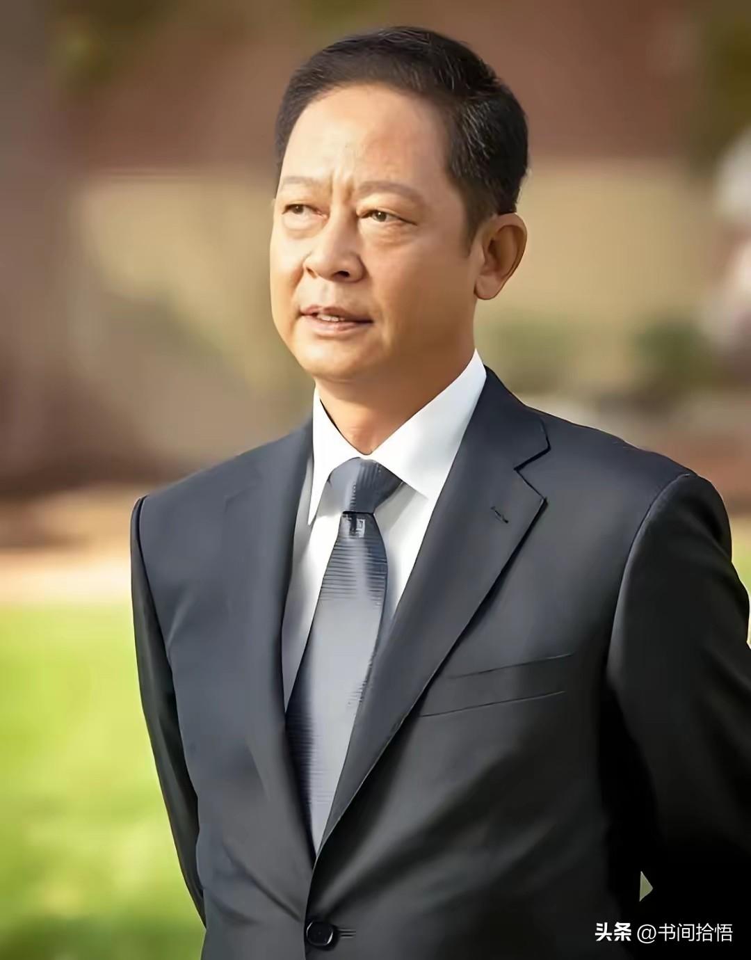 王志文曾言：“你要研究小人，才能防小人。小人的最本质特征是依附性：不依附势力，小